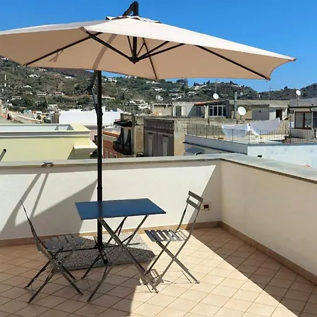 Monolocale Nacatuli, In Centro Storico, Con Terrazza E Balconi דירה ליפארי